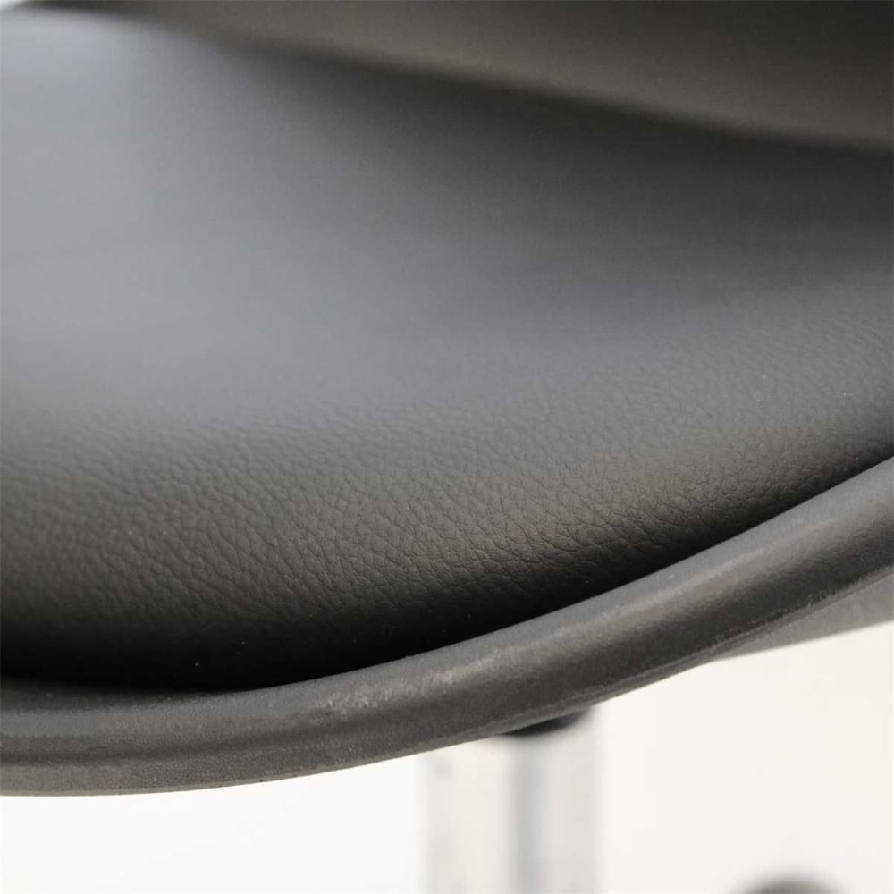 Chaise de bureau Altobuy Reiki noire avec coque rembourrée et cinq roulettes — vue 6