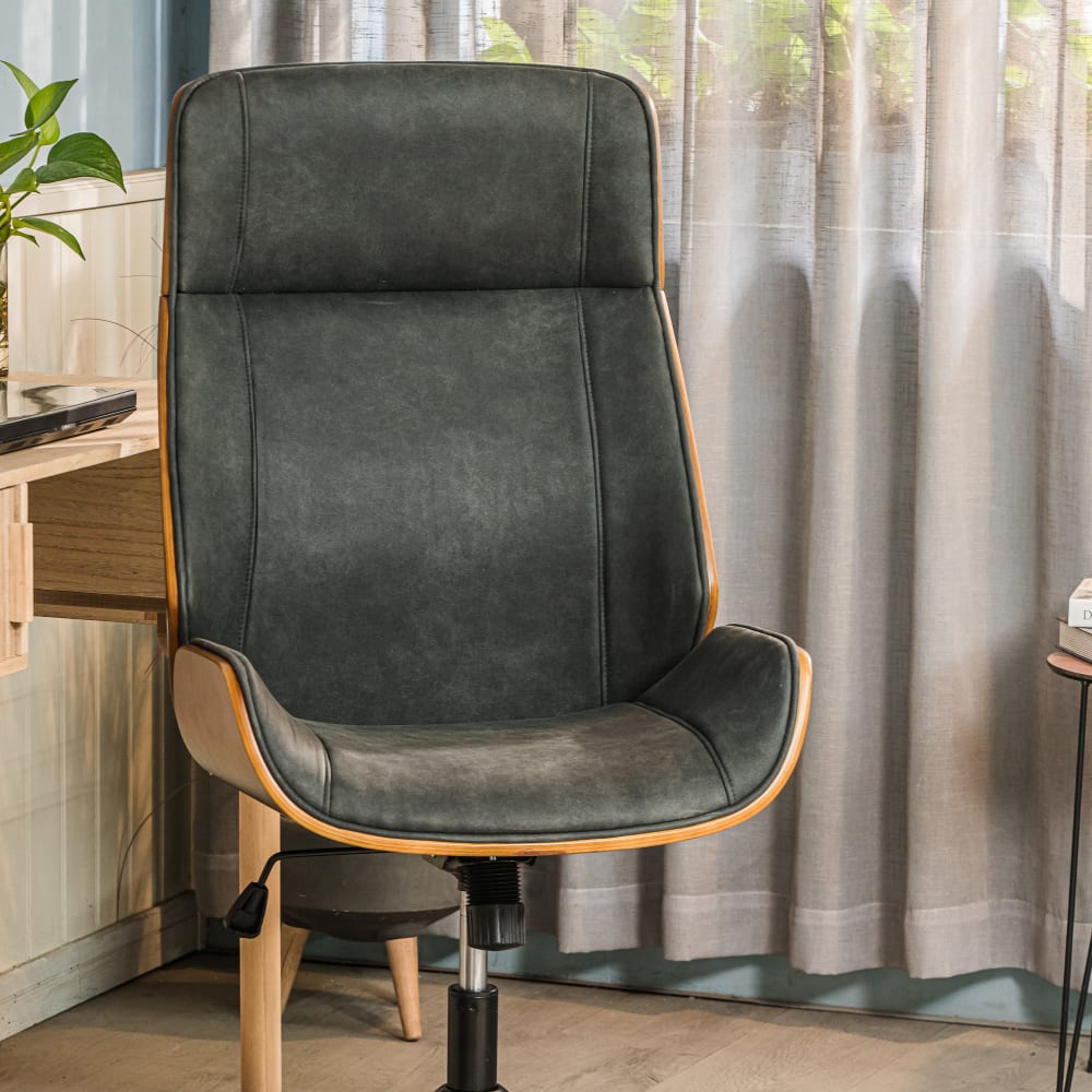 Chaise de bureau Nordlys en bois avec assise en simili noir — vue 4
