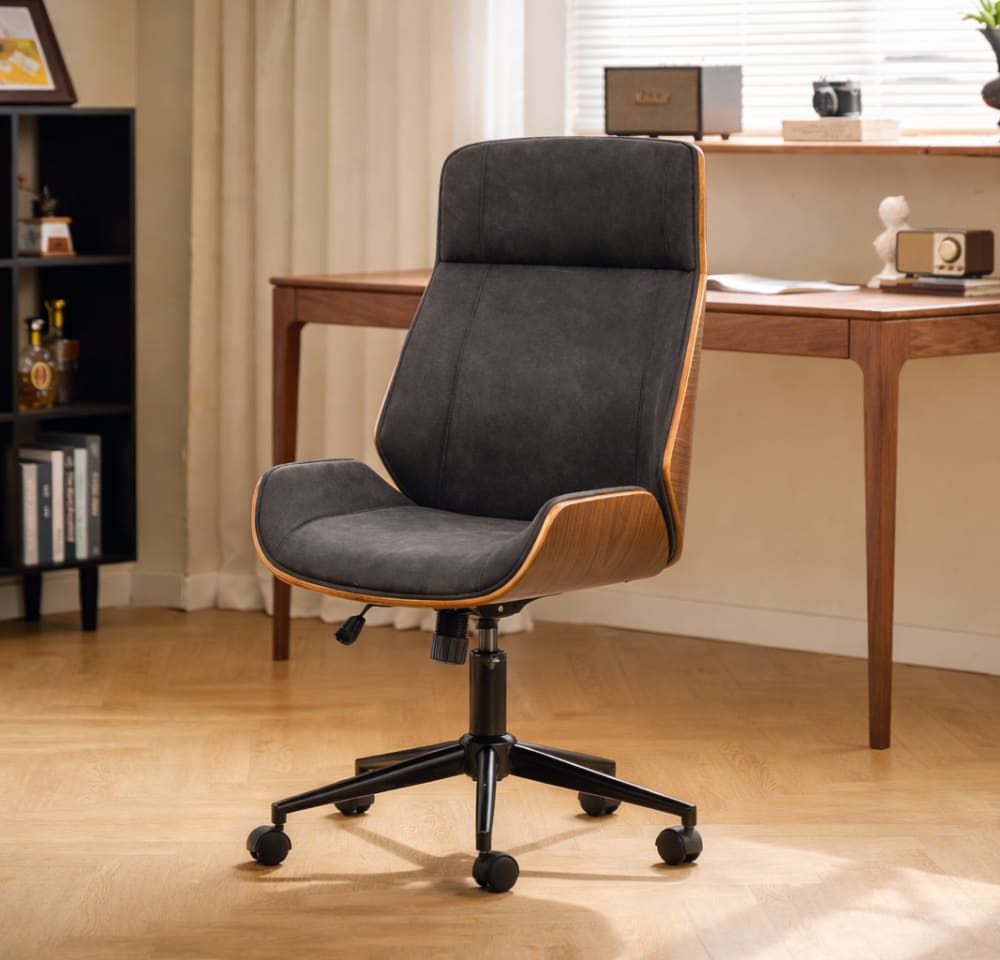 Chaise de bureau Nordlys en bois avec assise en simili noir