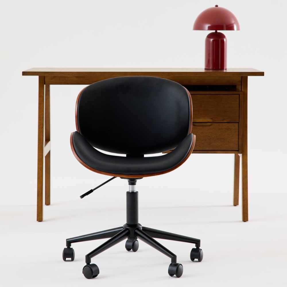 Chaise de bureau sweeek noire, coque courbe en placage noyer et roulettes — vue 6