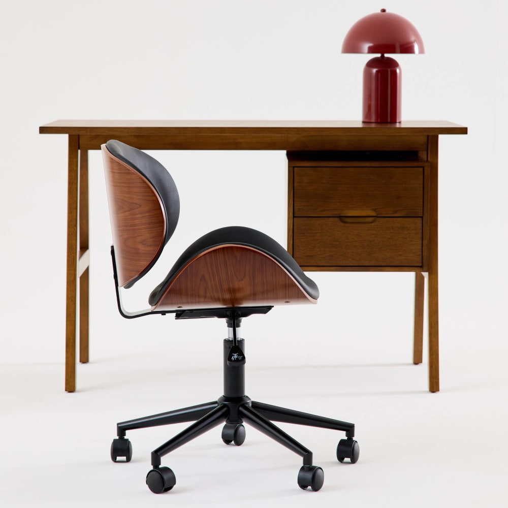 Chaise de bureau sweeek noire, coque courbe en placage noyer et roulettes — vue 7