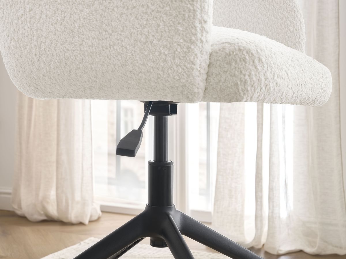 La chaise de bureau BOBOCHIC SOPHIE en bouclette blanche, avec roulettes et accoudoirs — vue 11