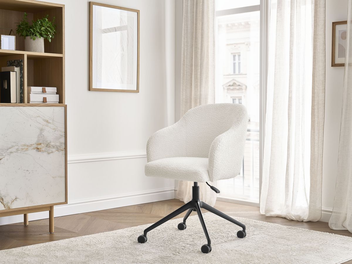 La chaise de bureau BOBOCHIC SOPHIE en bouclette blanche, avec roulettes et accoudoirs — vue 4