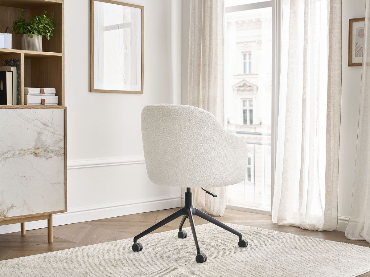 La chaise de bureau BOBOCHIC SOPHIE en bouclette blanche, avec roulettes et accoudoirs — vue 6