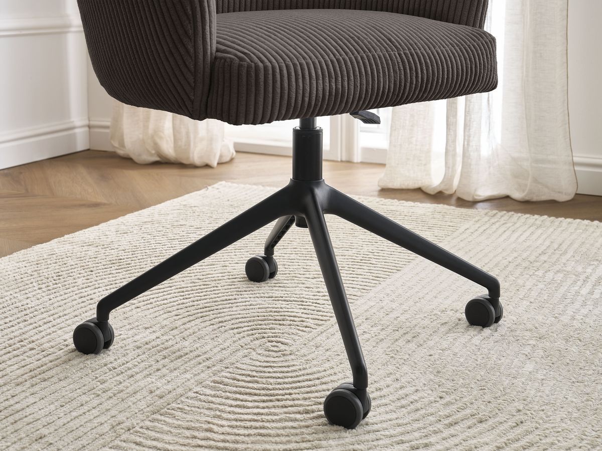 Chaise de bureau SOPHIE BOBOCHIC taupe en velours côtelé avec accoudoirs et roulettes — vue 12