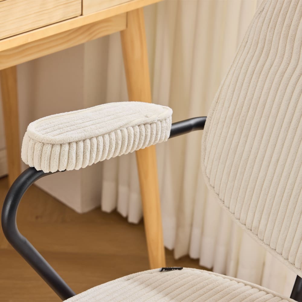 Fauteuil de bureau Ann en velours côtelé beige avec piètement à roulettes — vue 6